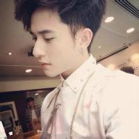 qq头像图片男生清新侧脸_WWW.WHOISQQ.COM