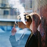 吐烟男生头像图片_WWW.WHOISQQ.COM