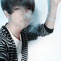 吐烟男生头像图片_WWW.WHOISQQ.COM
