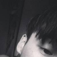 半脸头像图片男生_WWW.WHOISQQ.COM