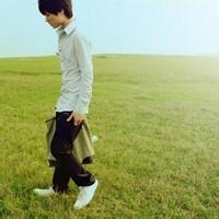 2014男生qq头像图片向左看_WWW.WHOISQQ.COM