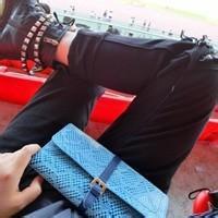 qq男生头挡着脸的头像图片_WWW.WHOISQQ.COM
