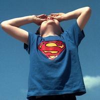 头像图片男生穿超人衣服的_WWW.WHOISQQ.COM