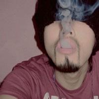 带胡子成熟的男生头像图片_WWW.WHOISQQ.COM