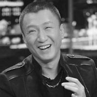 qq头像图片小眼睛男生_WWW.WHOISQQ.COM