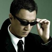 qq头像图片小眼睛男生_WWW.WHOISQQ.COM