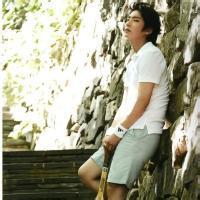 qq头像图片小眼睛男生_WWW.WHOISQQ.COM
