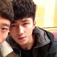 小眼睛头像图片男生_WWW.WHOISQQ.COM