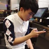 穿花式衣服的男生头像图片_WWW.WHOISQQ.COM
