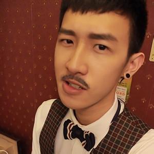带作业的男生头像图片_WWW.WHOISQQ.COM