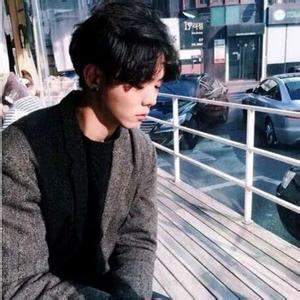 中分男生头像图片吧_WWW.WHOISQQ.COM