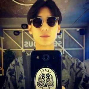中分男生头像图片吧_WWW.WHOISQQ.COM