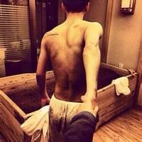 背影牵手头像图片$$男生_WWW.WHOISQQ.COM