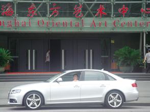 男生开车带方向盘头像图片_WWW.WHOISQQ.COM