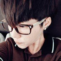 qq男生镜框重影头像图片_WWW.WHOISQQ.COM