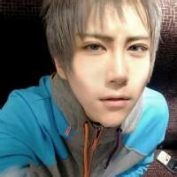 qq男生镜框重影头像图片_WWW.WHOISQQ.COM