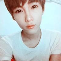 男生哈哈大笑头像图片_WWW.WHOISQQ.COM