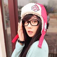 带帽子男生萌萌头像图片_WWW.WHOISQQ.COM
