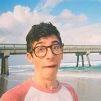 男生何弃疗头像图片_WWW.WHOISQQ.COM