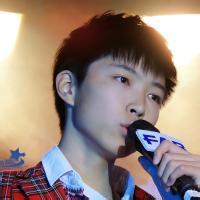 男生阳光侧脸头像图片_WWW.WHOISQQ.COM