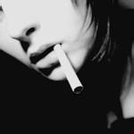 qq男生黑色的抽烟头像图片_WWW.WHOISQQ.COM