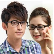 近视眼镜男生头像图片_WWW.WHOISQQ.COM