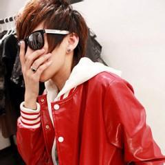 qq男生头像图片墨镜男_WWW.WHOISQQ.COM