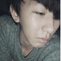 男生掉泪头像图片_WWW.WHOISQQ.COM