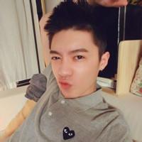 qq头像图片 剪刀手男生_WWW.WHOISQQ.COM