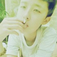 彩色烟雾男生头像图片_WWW.WHOISQQ.COM