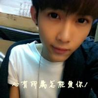 彩色烟雾男生头像图片_WWW.WHOISQQ.COM
