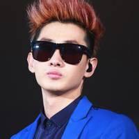 2014qq男生背影头像图片_WWW.WHOISQQ.COM