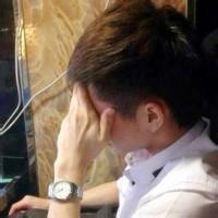 2014qq男生背影头像图片_WWW.WHOISQQ.COM