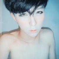 男生赤膊头像图片_WWW.WHOISQQ.COM