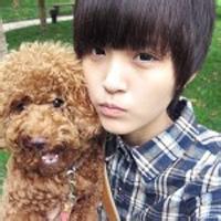 男生头像图片抱动物_WWW.WHOISQQ.COM