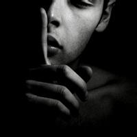 暴力女生打男生头像图片_WWW.WHOISQQ.COM