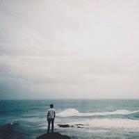 海边风景男生头像图片_WWW.WHOISQQ.COM