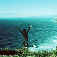 海边风景男生头像图片_WWW.WHOISQQ.COM