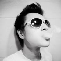 向左看的头像图片男生_WWW.WHOISQQ.COM