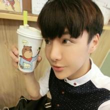 向左看的头像图片男生_WWW.WHOISQQ.COM