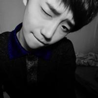 穿黑色衣服男生头像图片_WWW.WHOISQQ.COM