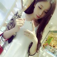 男生拿着iphone的头像图片_WWW.WHOISQQ.COM
