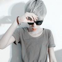 手摆ok的男生头像图片_WWW.WHOISQQ.COM