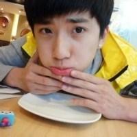 中学生头像图片男生_WWW.WHOISQQ.COM