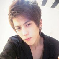 qq男生白底头像图片_WWW.WHOISQQ.COM