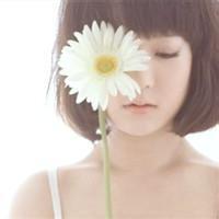 qq头像图片男生拿着花_WWW.WHOISQQ.COM