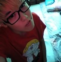 初中生男生带写头像图片_WWW.WHOISQQ.COM