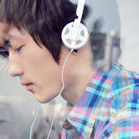 短发男生侧脸头像图片_WWW.WHOISQQ.COM