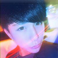 男生头像图片我只爱她_WWW.WHOISQQ.COM