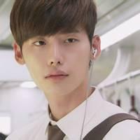 暖心男生头像图片图_WWW.WHOISQQ.COM